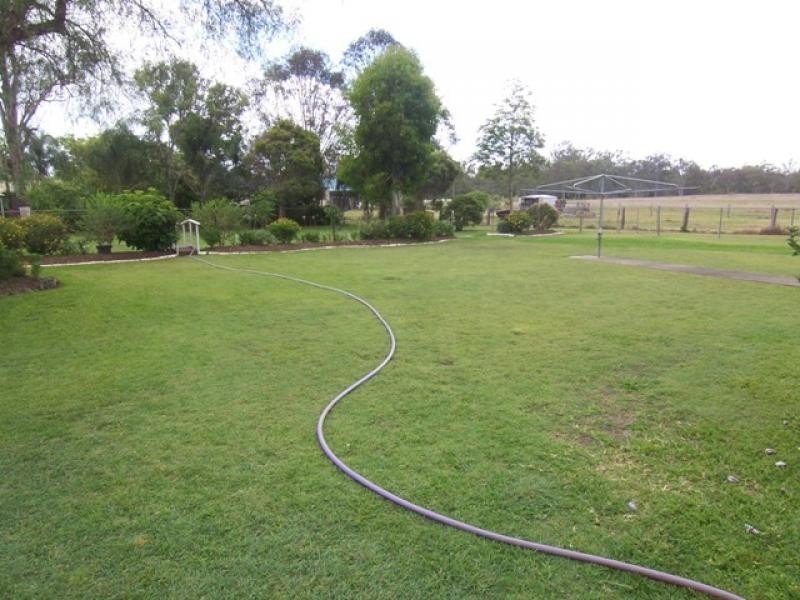 23 Calvin St, Walloon QLD 4306