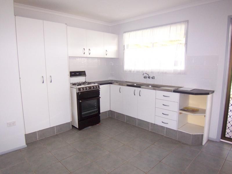 22 Calvin St, Walloon QLD 4306