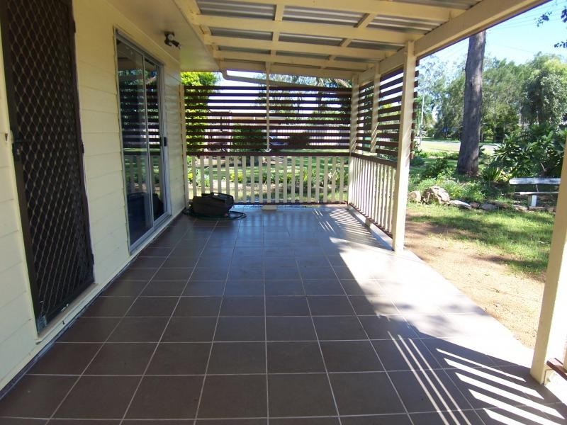 22 Calvin St, Walloon QLD 4306