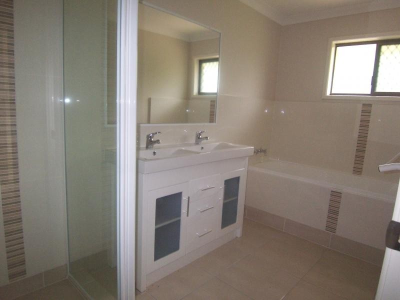 61 Owens St, Marburg QLD 4346