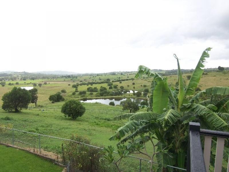 61 Strasburgs Rd, Glamorgan Vale QLD 4306