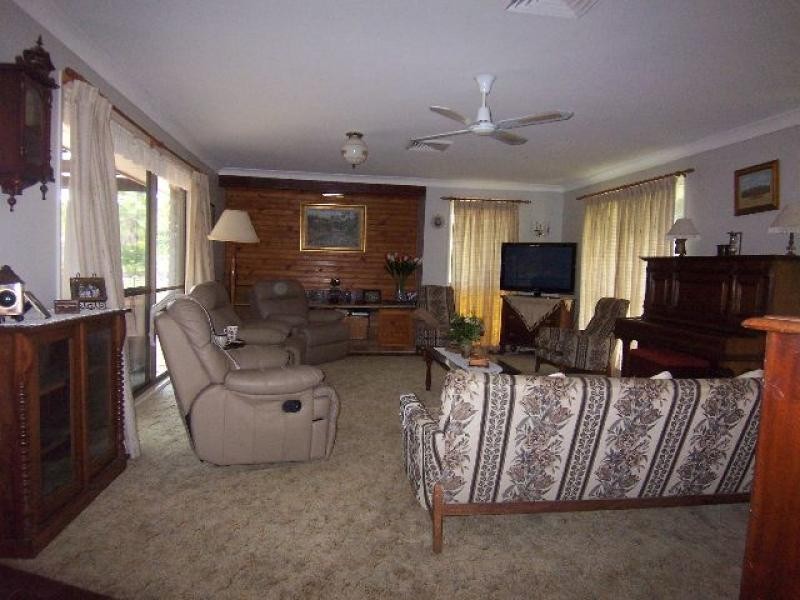 22 Maleeh Ave, Thagoona QLD 4306