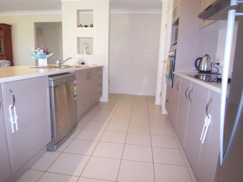 54 Glencoe Place, Thagoona QLD 4306