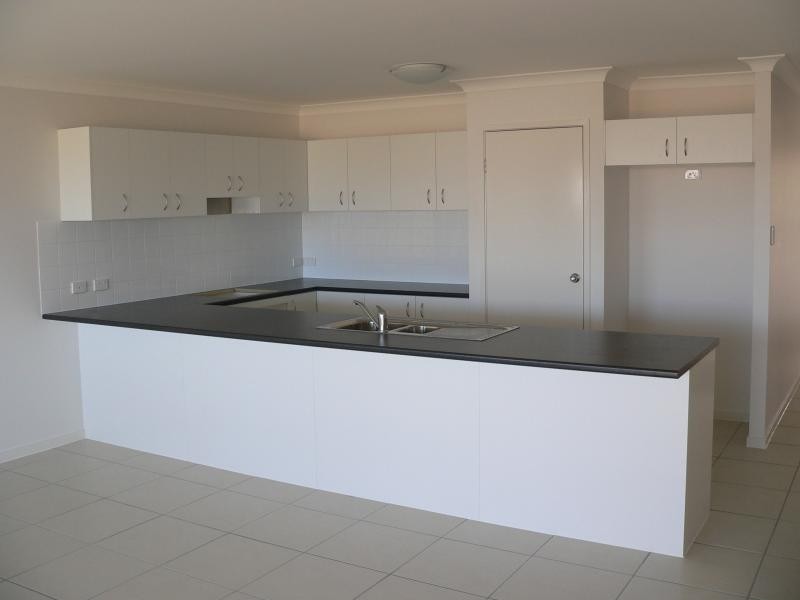 1/2 Claydon Place, Rosewood QLD 4340