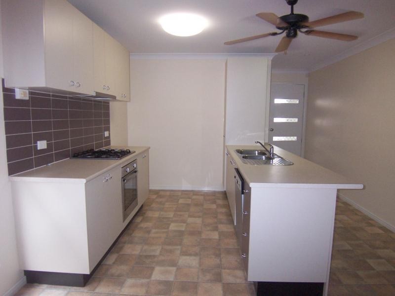 18 Dry Dock Crt, Springfield Lakes QLD 4300
