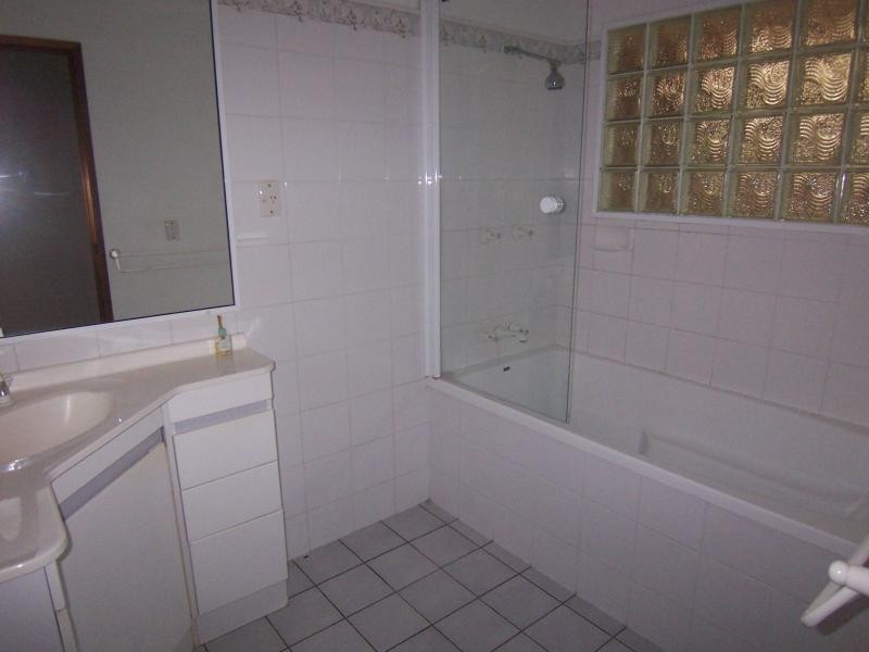 145 Adelong Avenue, Thagoona QLD 4306