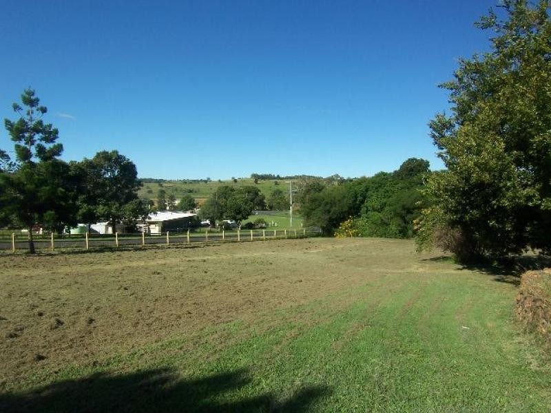 3 Bougainvillia St, Minden QLD 4311