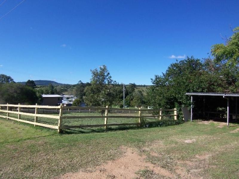 3 Bougainvillia St, Minden QLD 4311