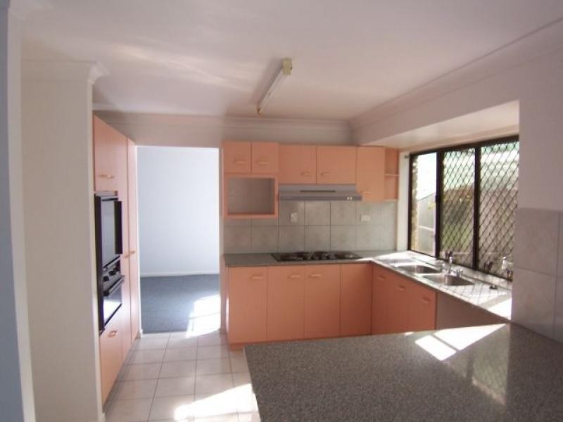 21 Farrell Drive, Walloon QLD 4306