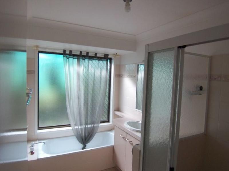 21 Farrell Drive, Walloon QLD 4306