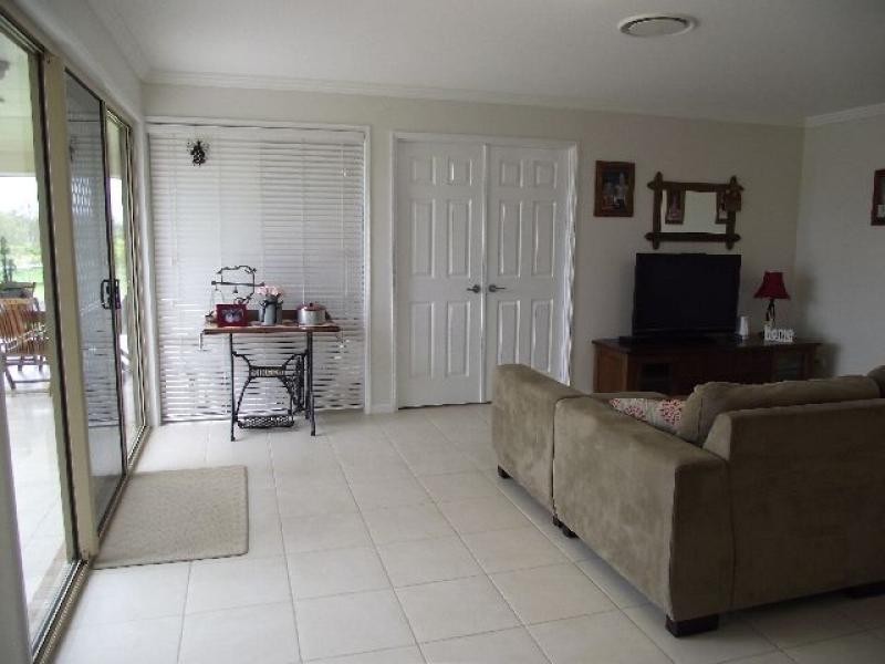 16 Loder Road, Thagoona QLD 4306