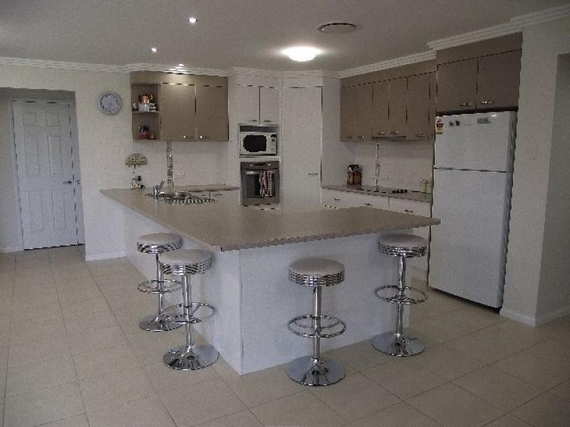 16 Loder Road, Thagoona QLD 4306