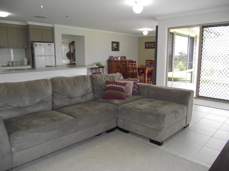 16 Loder Road, Thagoona QLD 4306