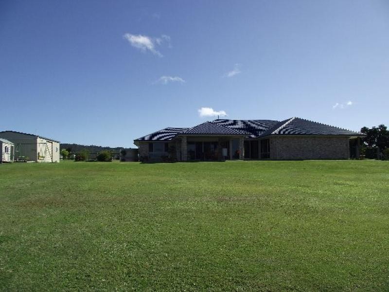 16 Loder Road, Thagoona QLD 4306