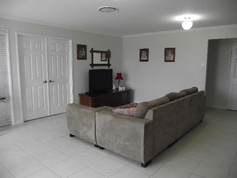 16 Loder Road, Thagoona QLD 4306