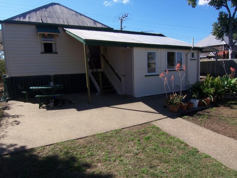 16 Queen Street, Walloon QLD 4306