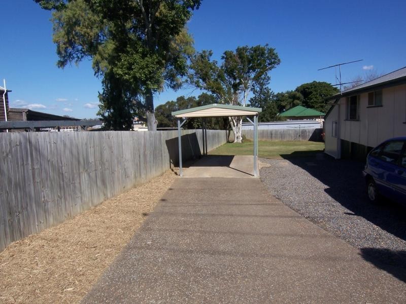 16 Queen Street, Walloon QLD 4306