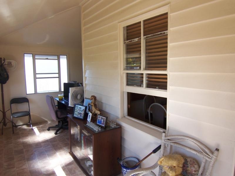 16 Queen Street, Walloon QLD 4306