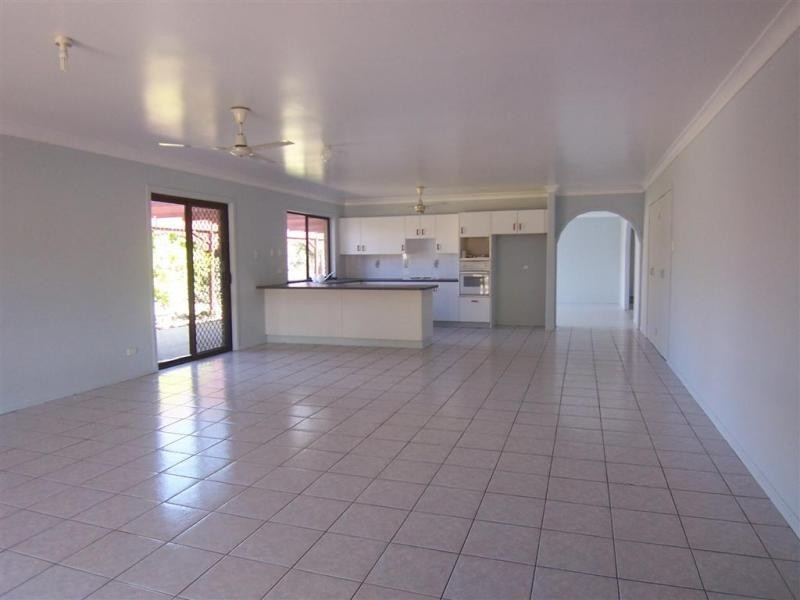 18 Flame Tree Court, Walloon QLD 4306