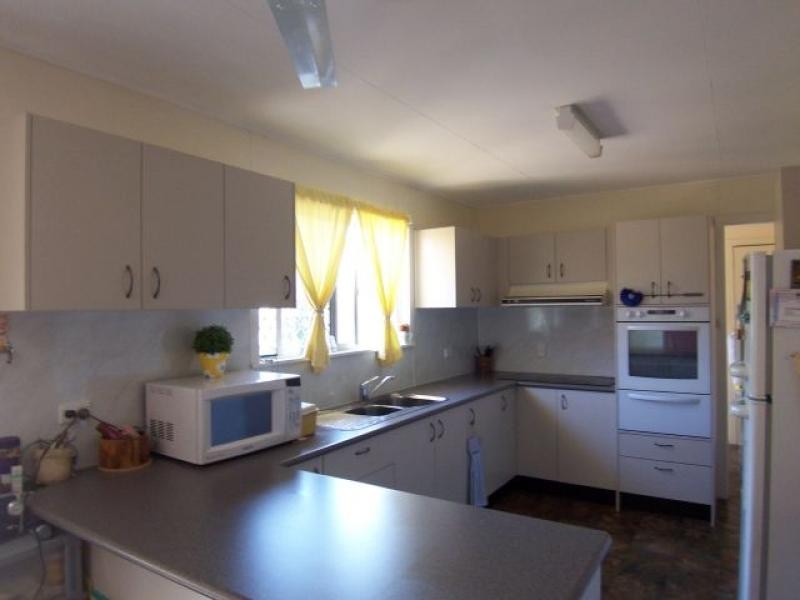 5 Edward St, Rosewood QLD 4340