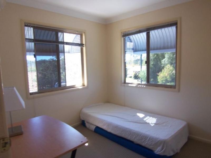 8 Macadamia Ct, Walloon QLD 4306