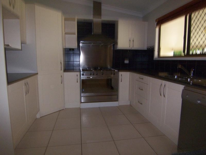 30 Cummins Road, Thagoona QLD 4306