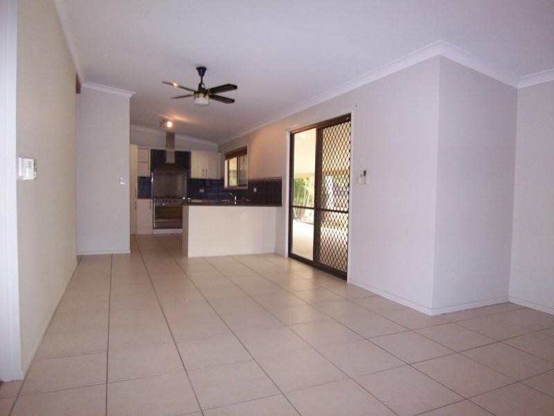 30 Cummins Road, Thagoona QLD 4306