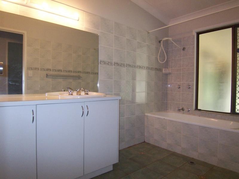 30 Cummins Road, Thagoona QLD 4306