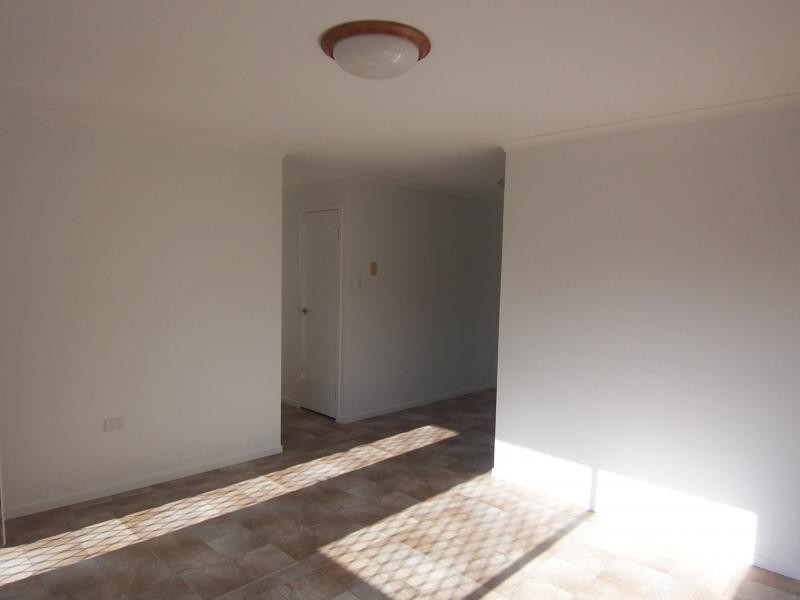 13 Meyers St, Churchill QLD 4305