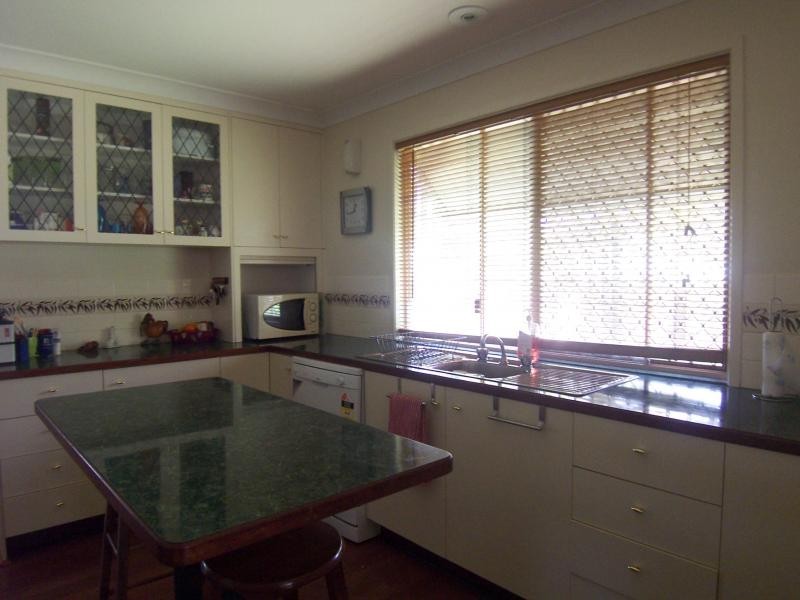 10 Brushbox Place, Walloon QLD 4306