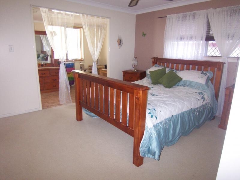 10 Brushbox Place, Walloon QLD 4306