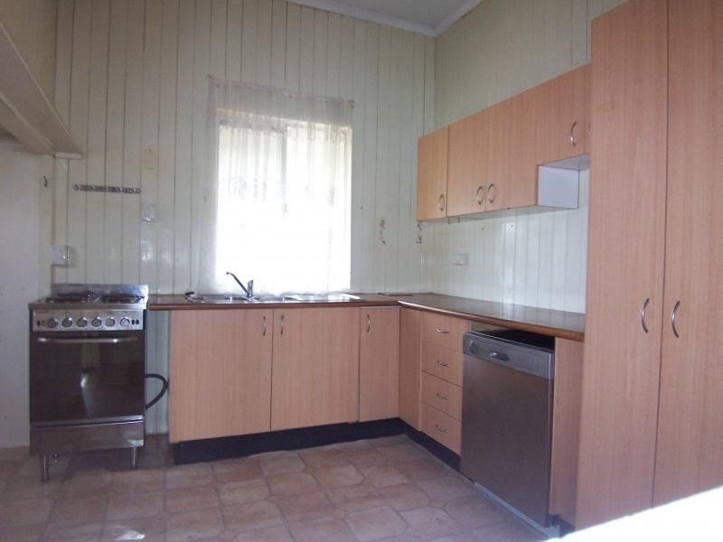 121 Queen St, Marburg QLD 4346