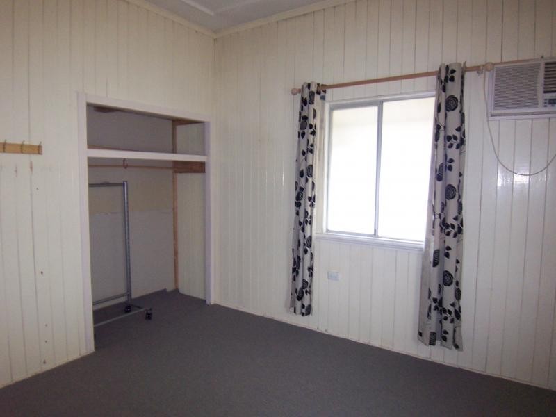 121 Queen St, Marburg QLD 4346