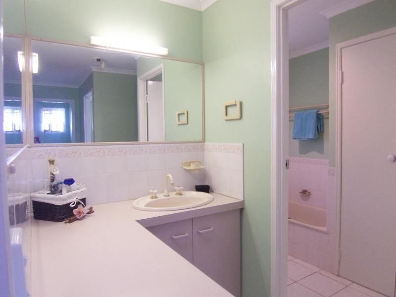 22 Farrell Dr, Walloon QLD 4306