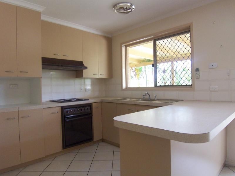 6 Short Street, Walloon QLD 4306