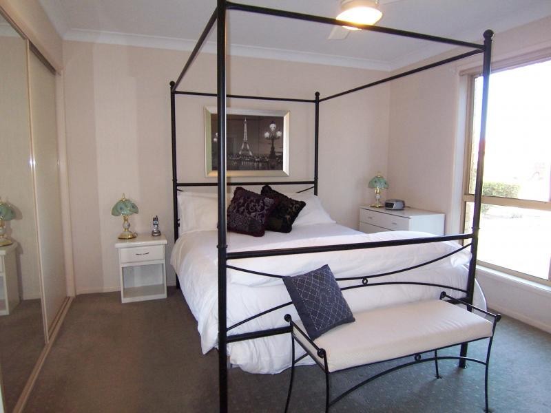 16 Bernadette Cr, Rosewood QLD 4340