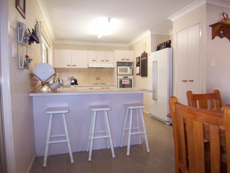 16 Bernadette Cr, Rosewood QLD 4340