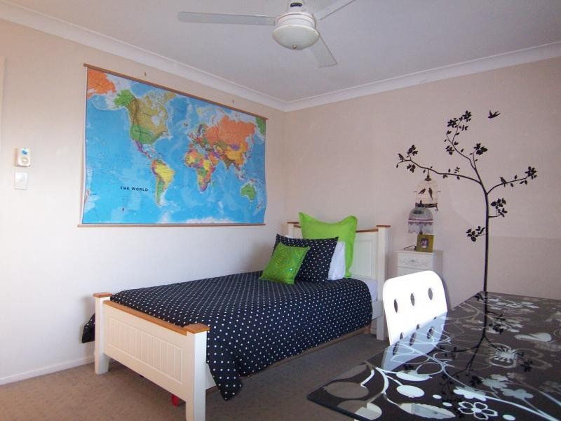 16 Bernadette Cr, Rosewood QLD 4340