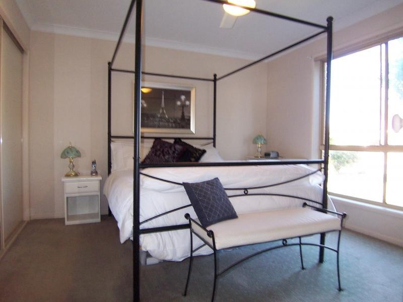 16 Bernadette Cr, Rosewood QLD 4340