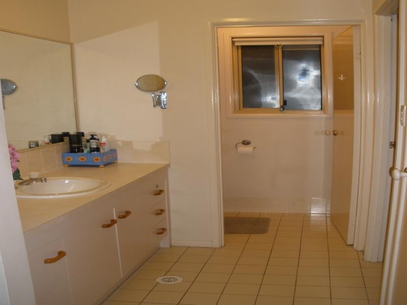 16 Bernadette Cr, Rosewood QLD 4340