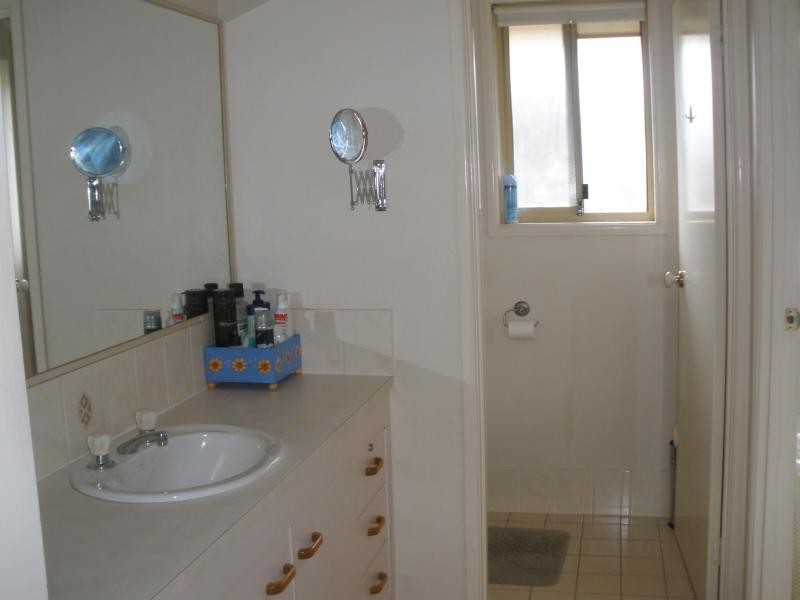 16 Bernadette Cr, Rosewood QLD 4340