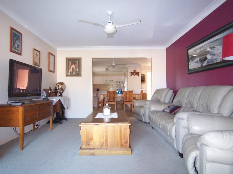 16 Bernadette Cr, Rosewood QLD 4340