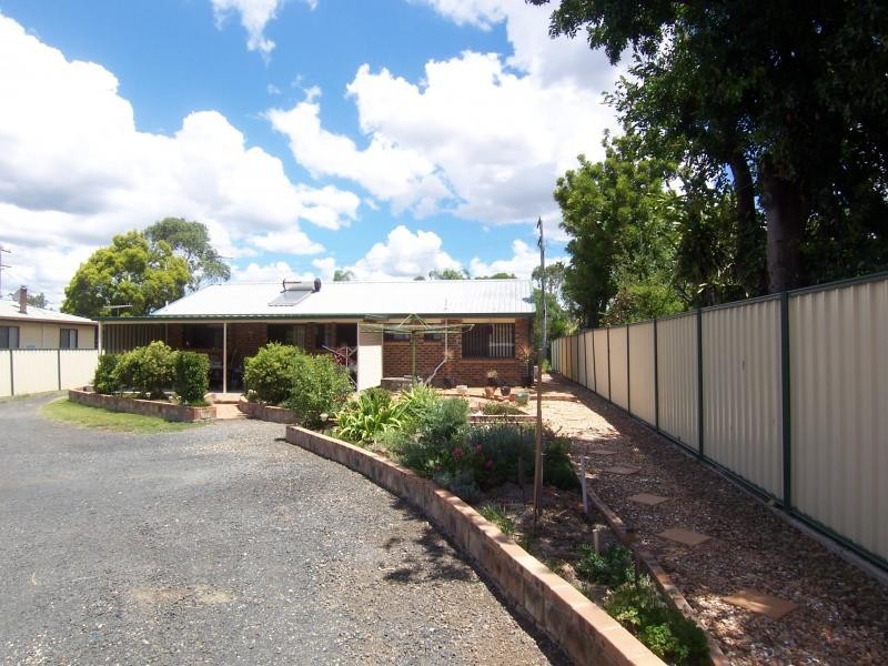9 Kingsley St, Walloon QLD 4306