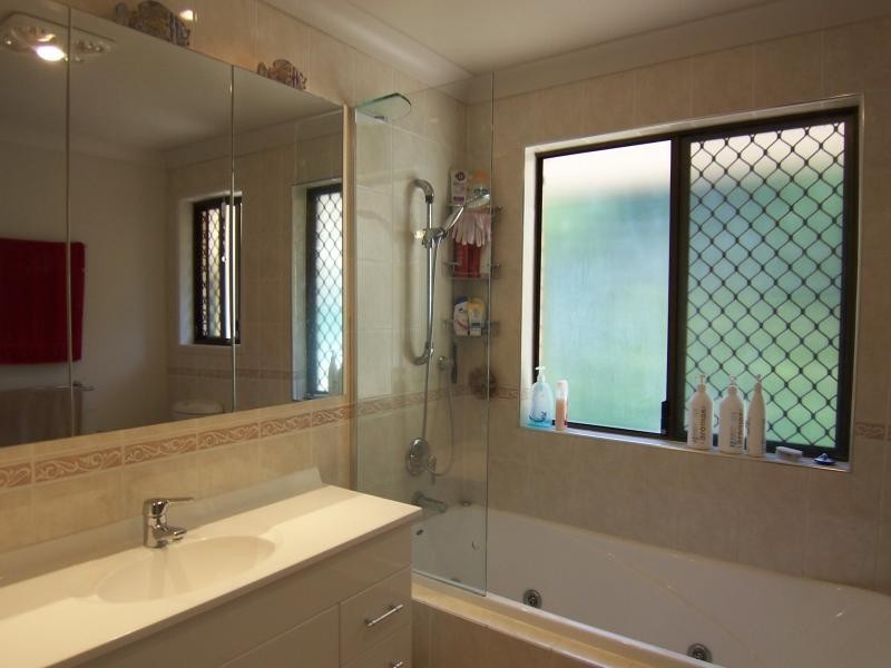 31-33 Kanandah Ct, Thagoona QLD 4306