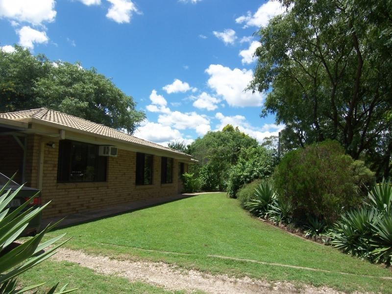31-33 Kanandah Ct, Thagoona QLD 4306