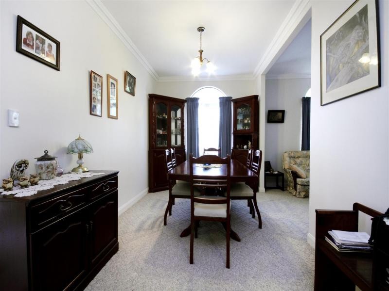 1 Honeysuckle Court, Walloon QLD 4306