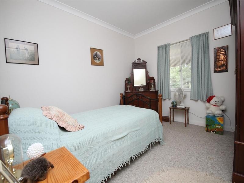 1 Honeysuckle Court, Walloon QLD 4306