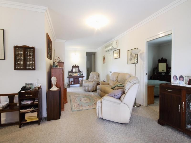 1 Honeysuckle Court, Walloon QLD 4306