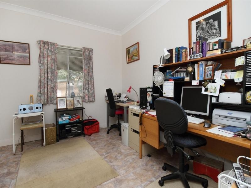 1 Honeysuckle Court, Walloon QLD 4306