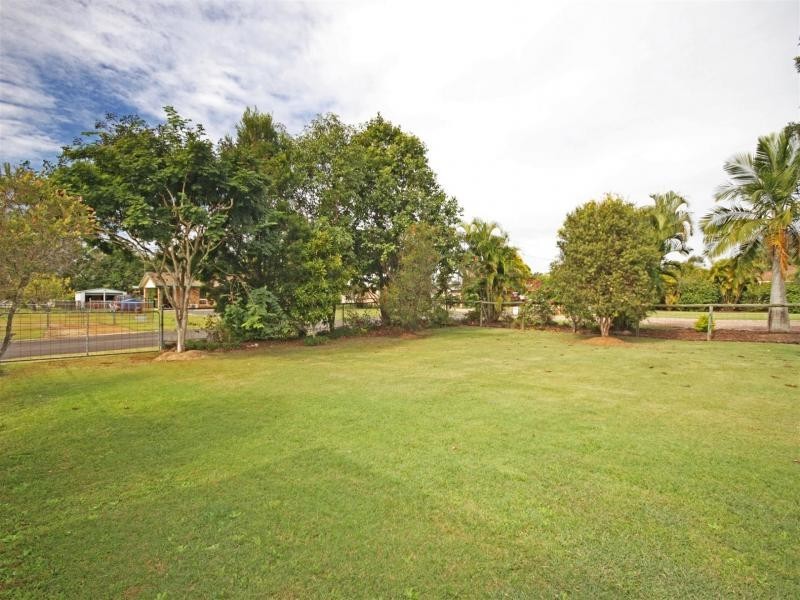 1 Honeysuckle Court, Walloon QLD 4306